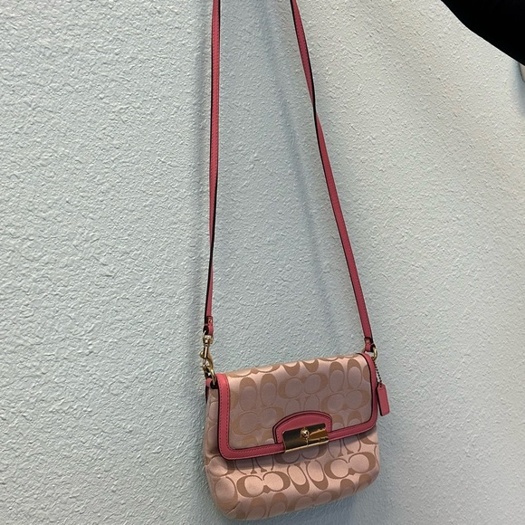 Coach - Picture 3 of 3